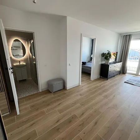 Appartement Cityscape - 15 Minutes Drive From The Old Town Gdańsk